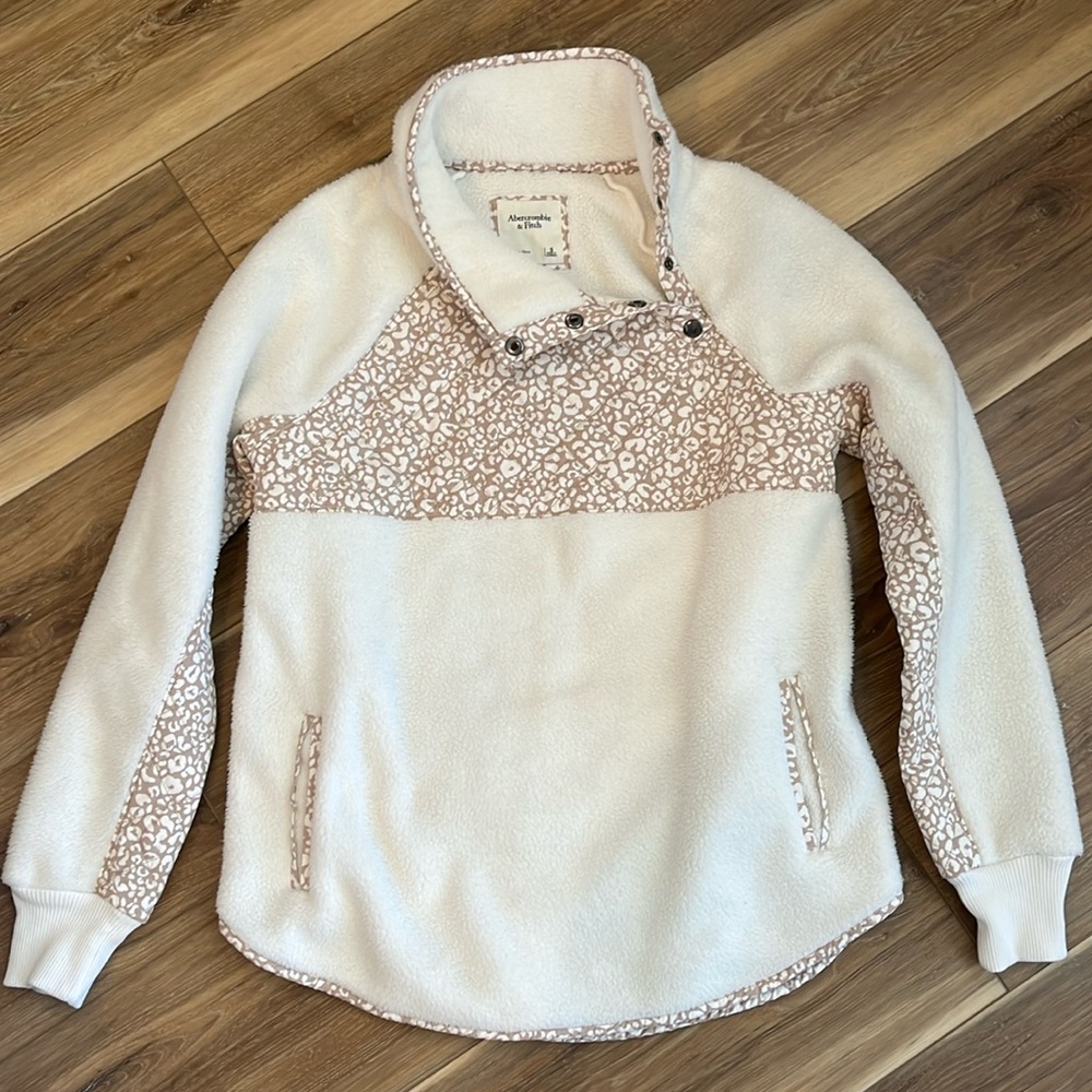 Abercrombie & Fitch Asymmetrical Popover Fleece